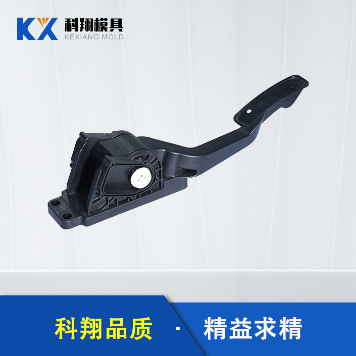 塑膠模具是什么？塑膠模具對比塑料模具有什么區(qū)別？